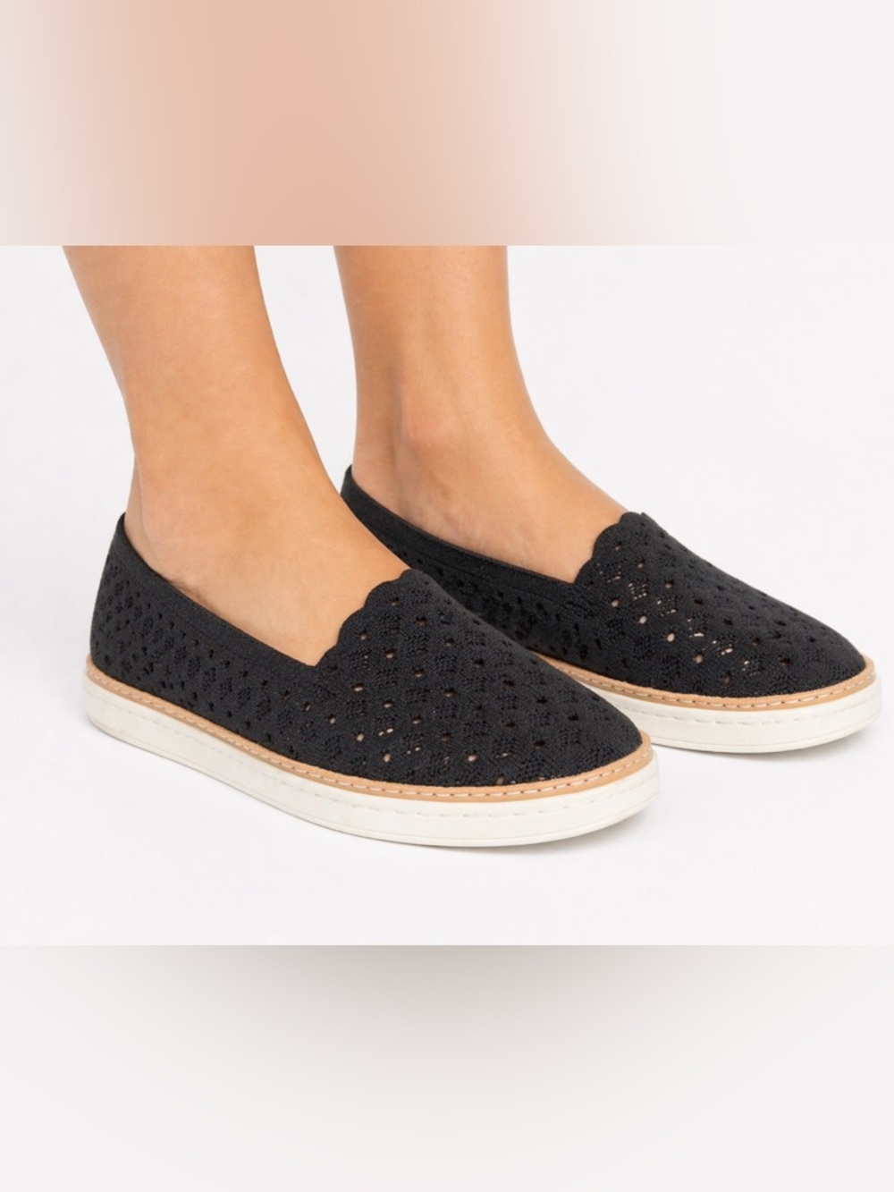 UGG Tammy Black Perforated Knit Upper Slip On Sneakers Size 10 (EU 41)